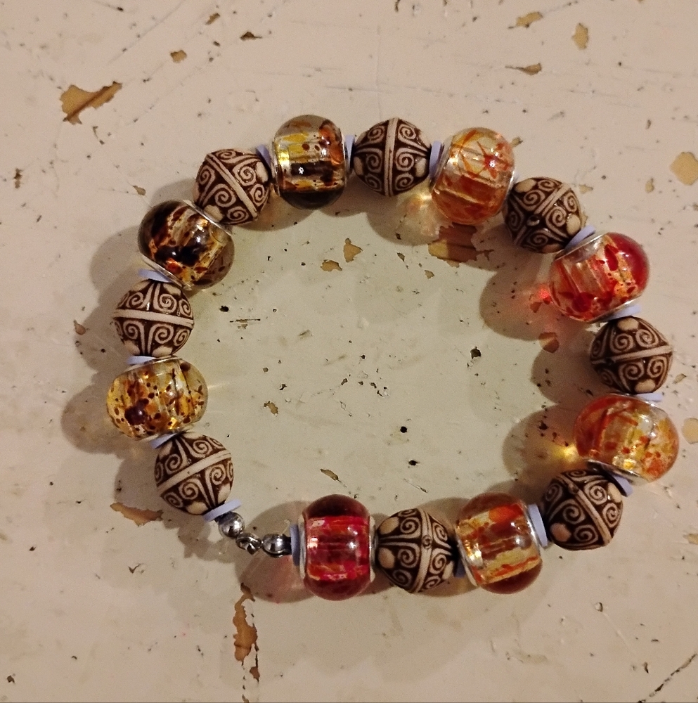 Elegant Beaded Bracelet with Brown Silver & Gold Accents On Elastic String Mix